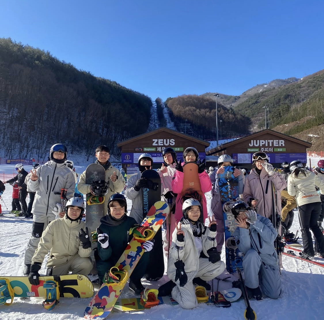 동호회 여덥겨춥과 함께한 스릴넘치는 스키 여행 